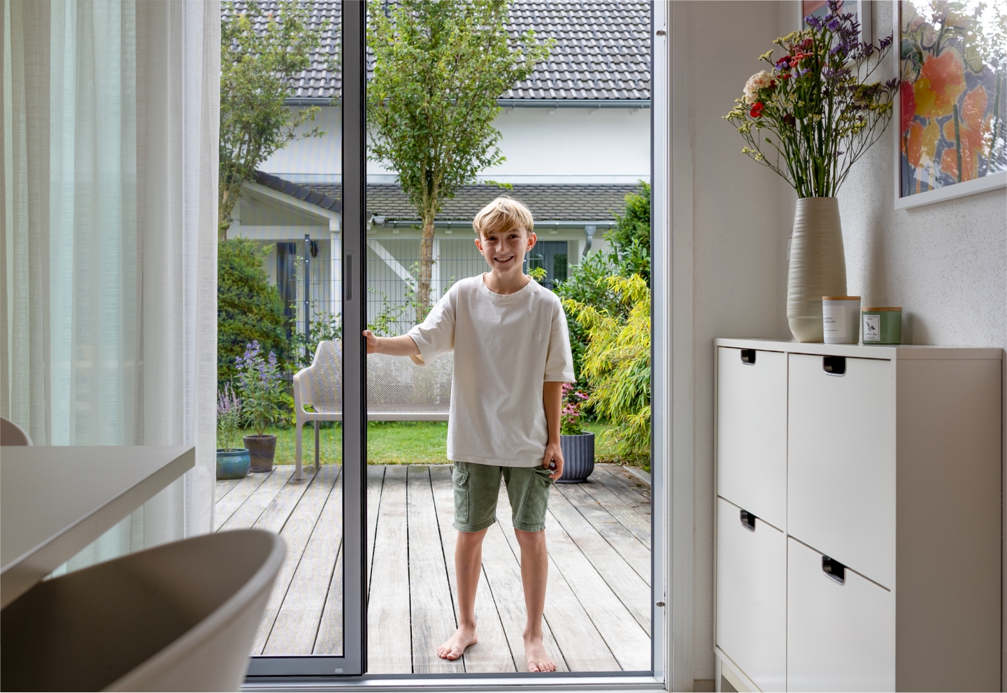 Schiebeanlage von Neher Insektenschutz. Kinderleichte Bedienungn.