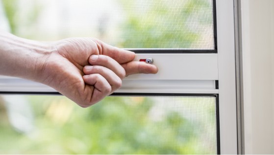 Neher Pendeltür mit optionaler Verriegelung.