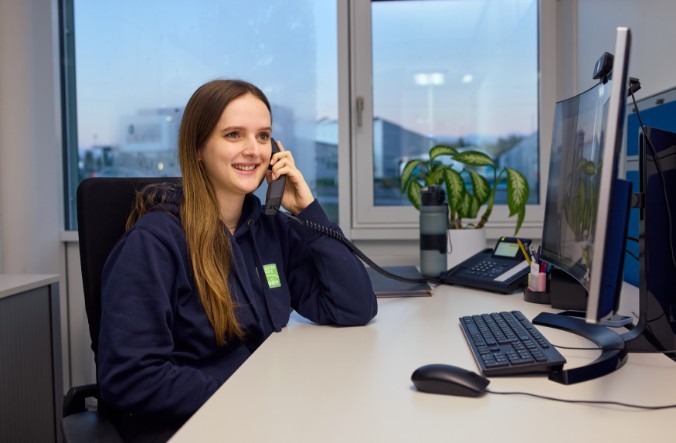 Neher Mitarbeiterin aus der Verwaltung